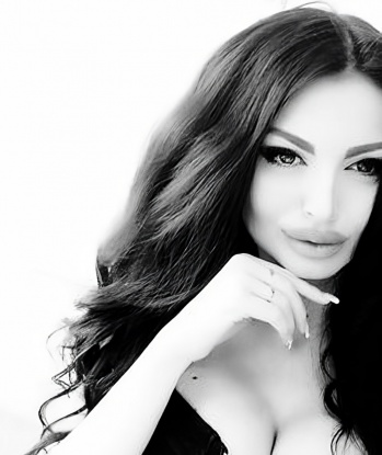 Мои услуги включают все, что ты можешь себе представить - от страстных эротических массажей до интимных утех. Я гарантирую полное удовлетворение и релаксацию. Моя опытность позволяет мне доставить настоящее наслаждение и снять все твои напряжения. Хочешь увидеть фото? Они доступны на моем профиле. Великолепные отзывы о моих услугах не оставят тебя равнодушным. Я живу в Москве, так что приглашаю тебя в мою роскошную квартиру для незабываемого опыта. Буду рада встретиться с тобой. 💋🔥 2395, 24 года