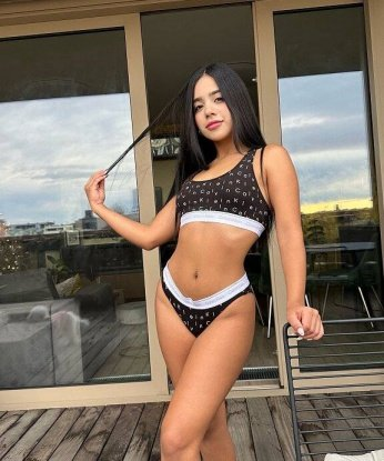 Я индивидуалка с необыкновенным талантом доставить тебе незабываемое наслаждение. Моя креативность и опыт помогут нам раскрыть все грани нашего удовольствия. В Москве я живу и работаю для тебя, чтобы каждая минута проведенная со мной стала подарком для твоей души и тела. Узнай больше о моих услугах на фото и отзывах. Жду тебя, чтобы сделать все твои фантазии реальностью. 💋💫 3592, 22 года